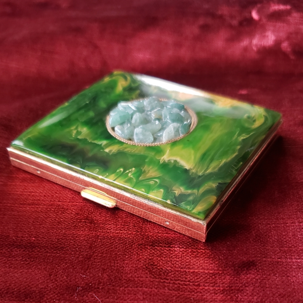 Vintage Schidkraft compact marbled yellow & green bakelite top with jadeite
